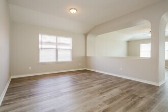 821 Bee Creek Ln in Fort Worth, TX - Foto de edificio - Building Photo
