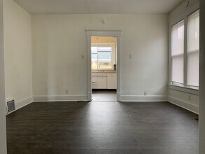 203 W Park St in Urbana, IL - Building Photo - Building Photo