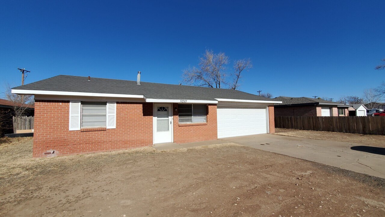 5210 Hillside Rd in Amarillo, TX - Building Photo