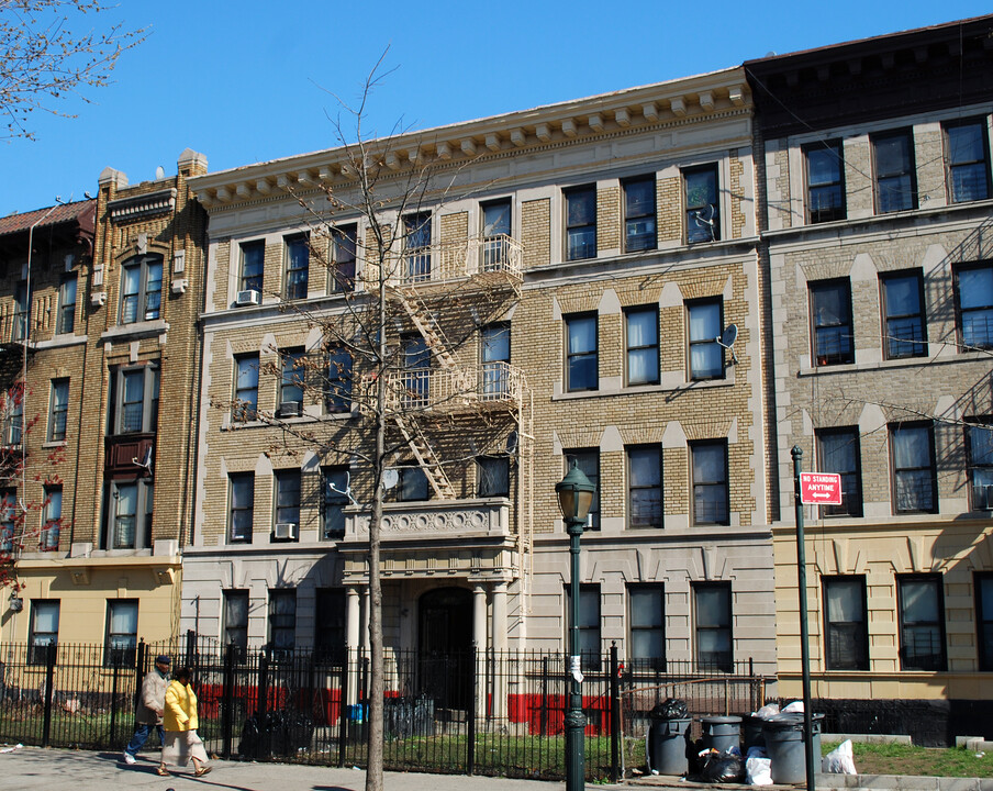 1085 Eastern Parkway in Brooklyn, NY - Building Photo