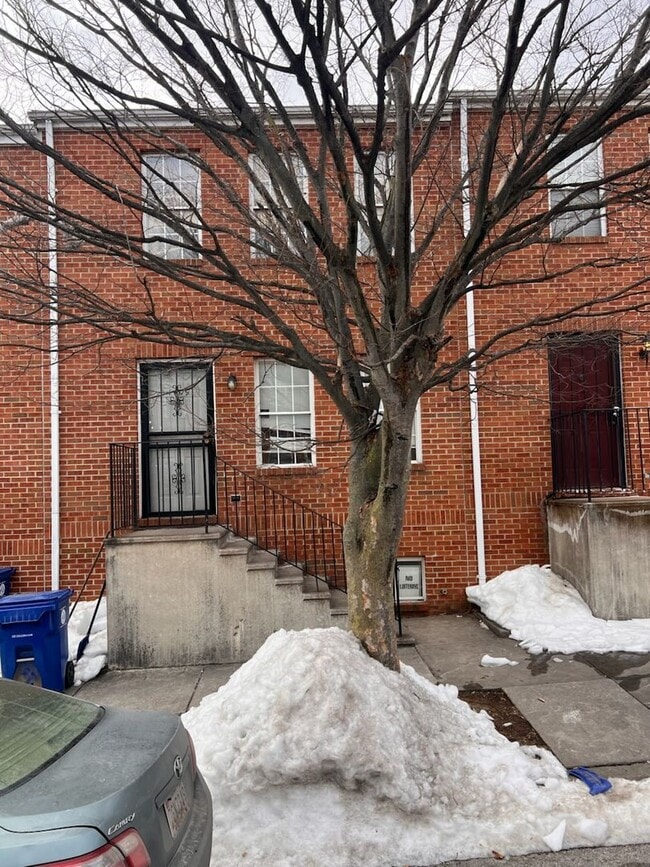 property at 1109 E Chase St