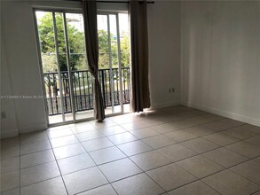 400 SW 2nd St in Miami, FL - Building Photo - Building Photo