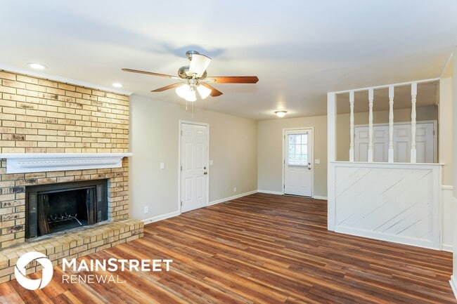 242 Iris Dr in Hendersonville, TN - Building Photo - Building Photo