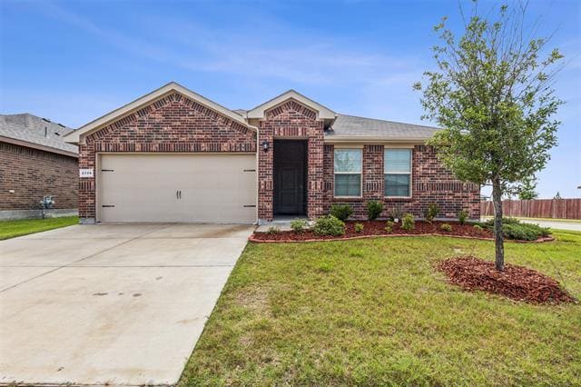 2229 Myrtle Beach Dr in Fort Worth, TX - Building Photo - Building Photo
