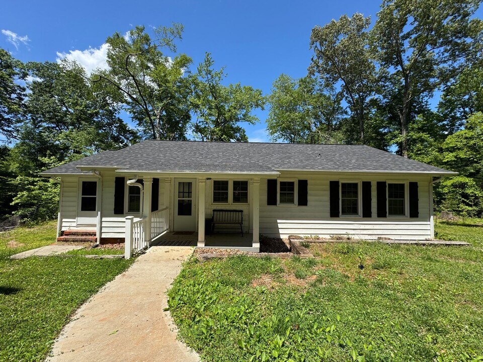 403 Willowside Dr in Mount Holly, NC - Building Photo