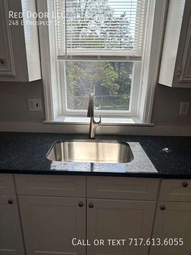 248 E Prospect St in York, PA - Foto de edificio - Building Photo