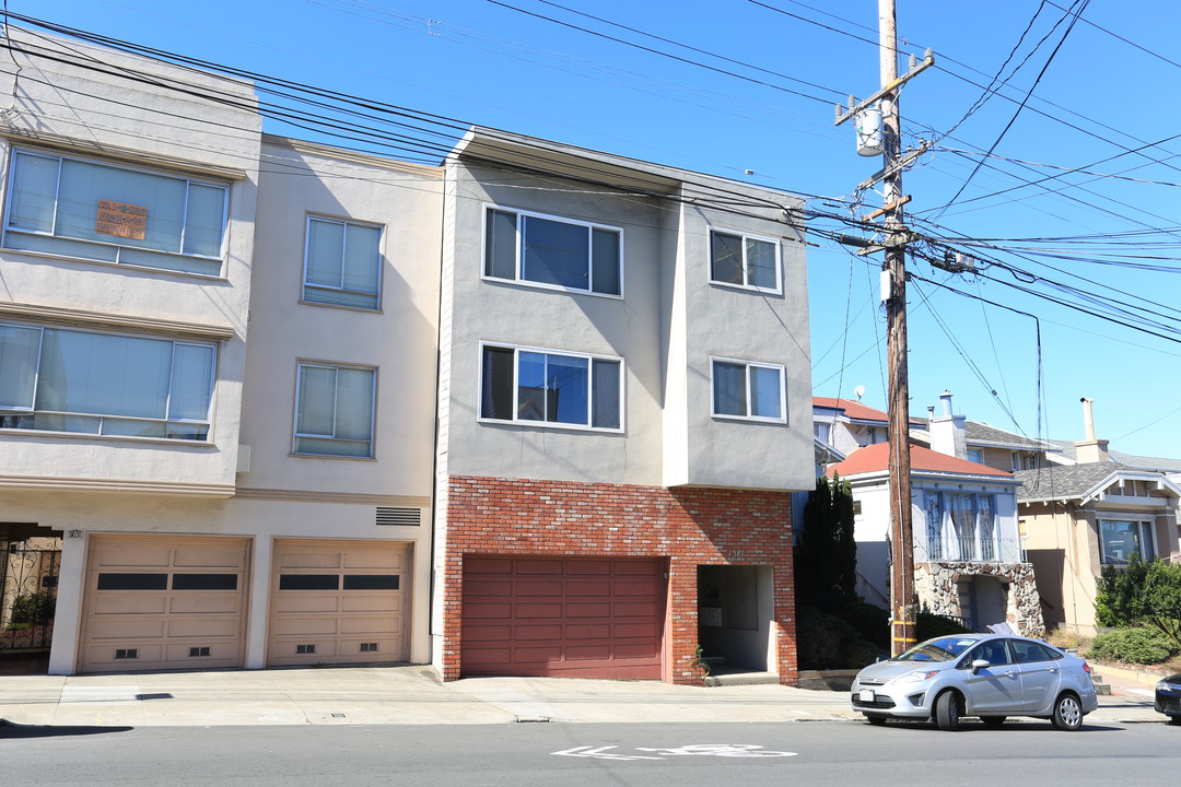 1381 20th Ave in San Francisco, CA - Building Photo