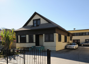 734-742 25th St in Los Angeles, CA - Building Photo - Building Photo