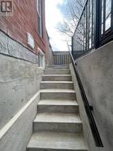 2404 Fundy Dr in Oakville, ON - Building Photo - Building Photo