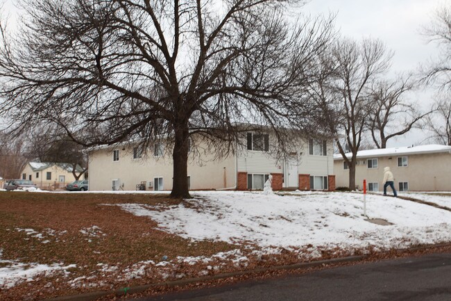 5908 2 1/2 St in Fridley, MN - Building Photo - Building Photo