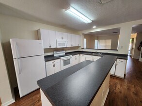10854 Lake St Charles Blvd in Riverview, FL - Building Photo - Building Photo