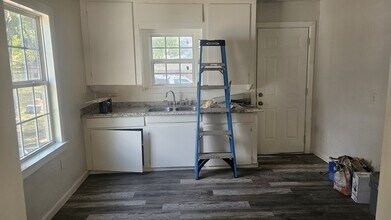 7956 Hull Ave in Dallas, TX - Building Photo - Building Photo