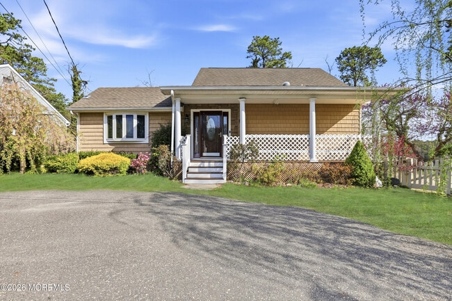 1425 Amsterdam Ave in Toms River, NJ - Building Photo - Building Photo