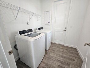 5729 Graceful Wy in Delray Beach, FL - Foto de edificio - Building Photo