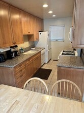 336 Ala Wai Blvd in South Lake Tahoe, CA - Building Photo - Building Photo