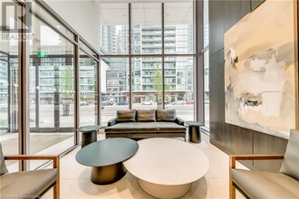 4065 CONFEDERATION Pky in Mississauga, ON - Building Photo - Building Photo