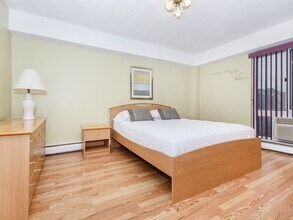 4 Trowbridge Pl, Unit #4 in Cambridge, MA - Foto de edificio - Building Photo
