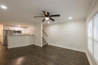 2027 Lois Pl NW in Atlanta, GA - Building Photo - Building Photo