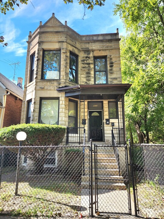 5834 S Morgan St-Unit -GARDEN in Chicago, IL - Building Photo