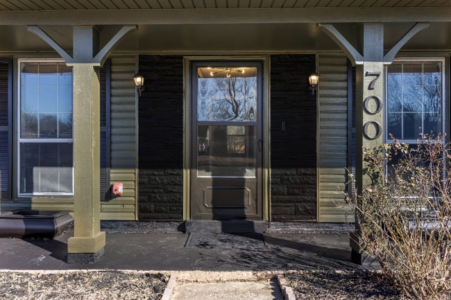 7004 Hillshire Dr in Memphis, TN - Building Photo - Building Photo