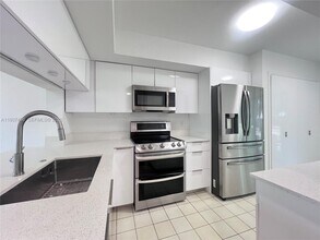 7852 NW 7th Ct in Plantation, FL - Building Photo - Building Photo