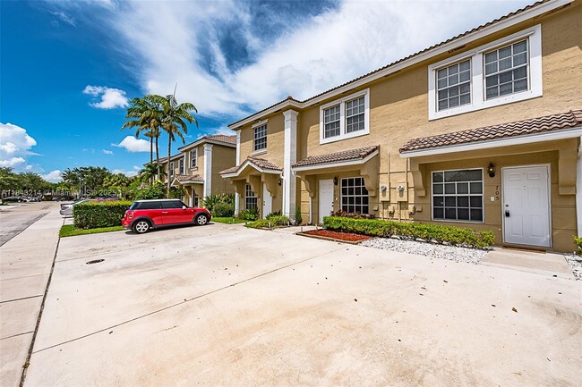 705 SW 122nd Ave in Pembroke Pines, FL - Building Photo - Building Photo