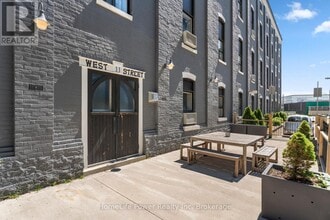 11-411 West St in Brantford, ON - Building Photo - Building Photo