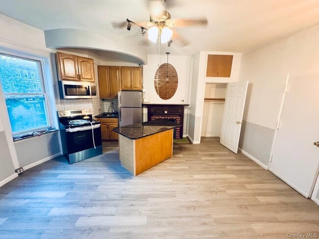 property at 32 Glen Ave