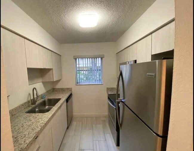 2607 NE 8th Ave in Fort Lauderdale, FL - Building Photo - Building Photo