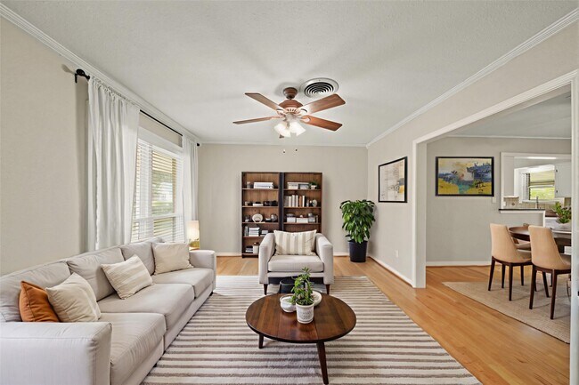 10803 Doud St in Houston, TX - Foto de edificio - Building Photo