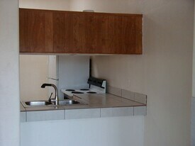 383 E Thoroughbred St in Tucson, AZ - Building Photo