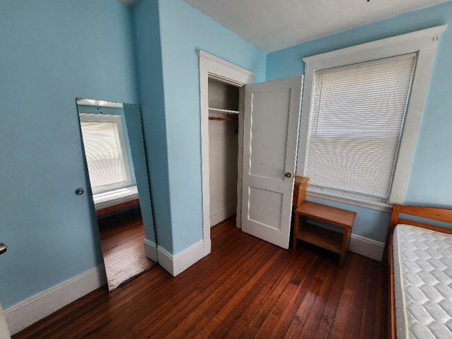 44 Woodbine St in Quincy, MA - Building Photo - Building Photo