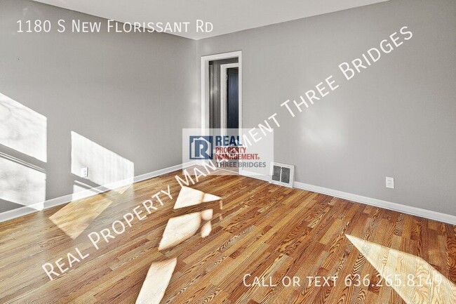 1180 S New Florissant Rd in Florissant, MO - Building Photo - Building Photo