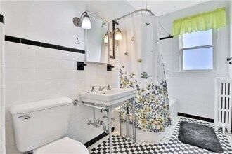 215 N 7th Ave in Mount Vernon, NY - Building Photo - Building Photo