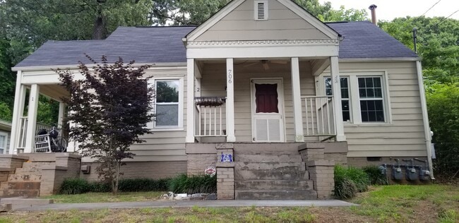 property at 706 Moreland Ave SE