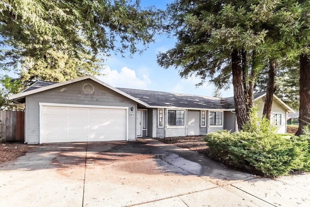 291 Keith Way in Vacaville, CA - Building Photo