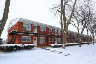 Normal Road Apartments in Dekalb, IL - Building Photo - Building Photo