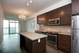 26-1026 Norton Ave in Toronto, ON - Building Photo - Building Photo