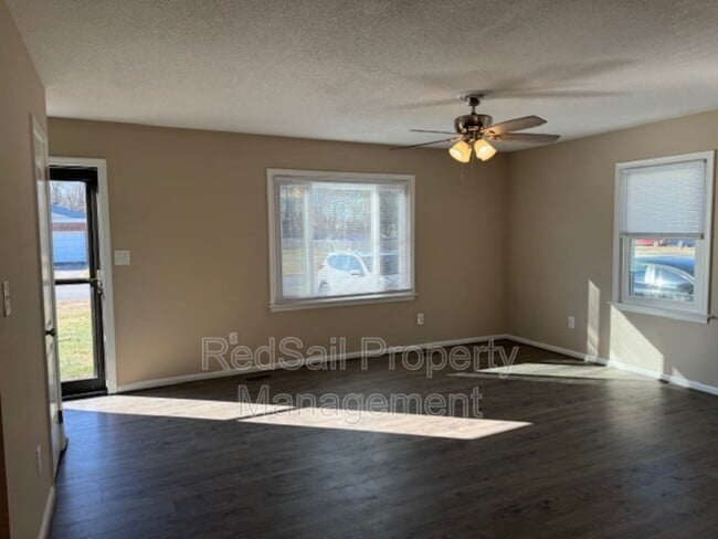 6002 Old Chestnut Ave in Newport News, VA - Building Photo - Building Photo