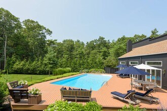 21 Crooked Hwy in East Hampton, NY - Building Photo - Building Photo