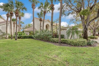 16000 W Bay Dr in Jupiter, FL - Building Photo - Building Photo