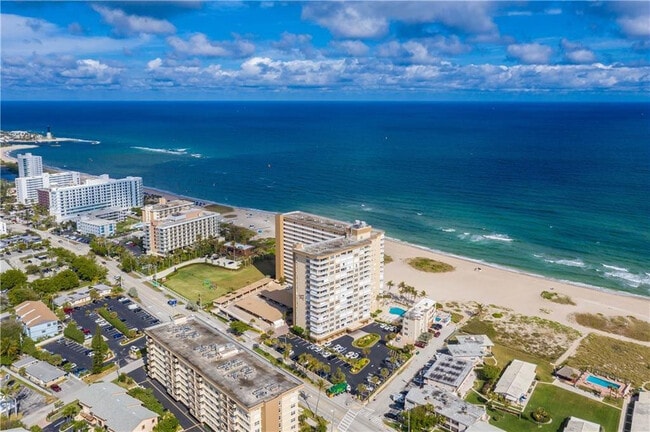 1012 N Ocean Blvd in Pompano Beach, FL - Building Photo - Building Photo
