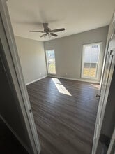 221 Cherokee Dr in Lafayette, TN - Foto de edificio - Building Photo