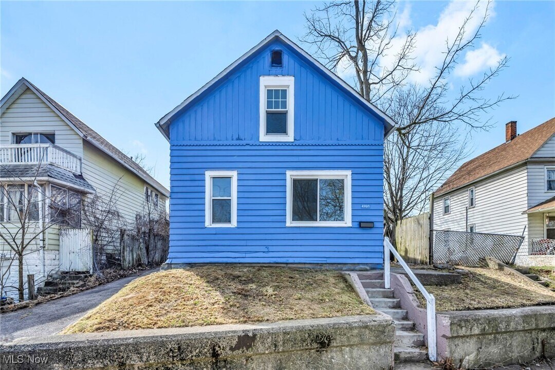 4201 Train Ave in Cleveland, OH - Building Photo
