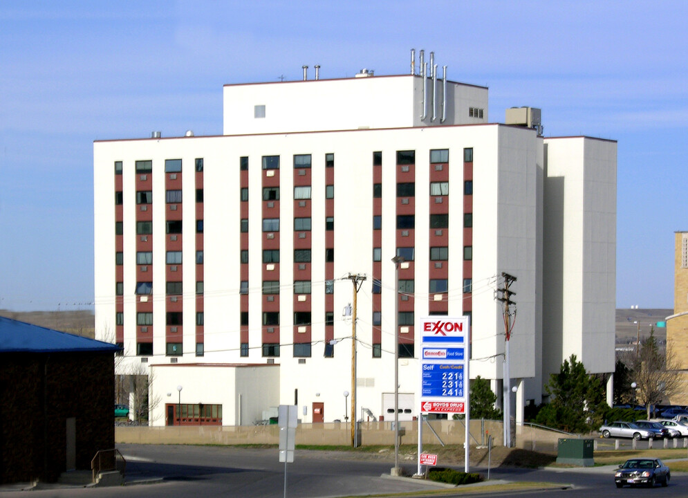 Valley View High Rise in Rapid City, SD - Building Photo