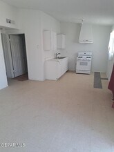 623 NE Davis St in Fabens, TX - Building Photo - Building Photo