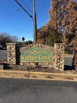 6139 Windsor Gate Ln in Charlotte, NC - Building Photo