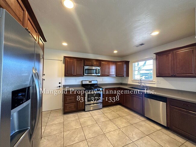 1201-1021 Forest Ave in Pacific Grove, CA - Building Photo - Building Photo