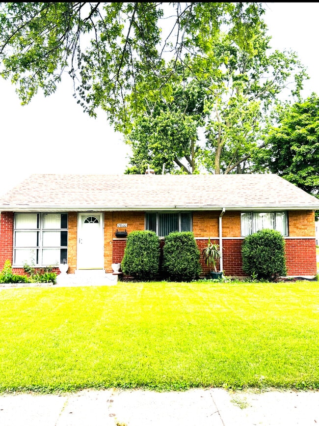 property at 2800 S 10th Ave