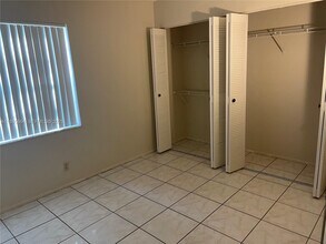 10818 Royal Palm Blvd in Coral Springs, FL - Foto de edificio - Building Photo